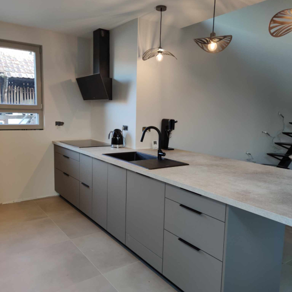 Une réalisation tout en contrastes et en finesse