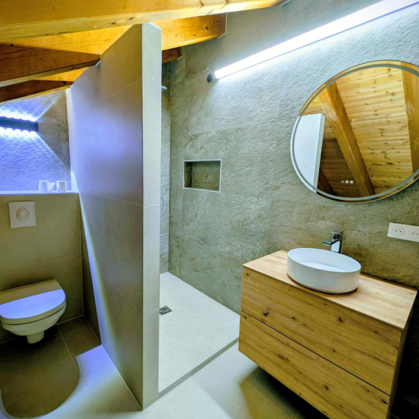 Une salle de bain à l'esprit minéral